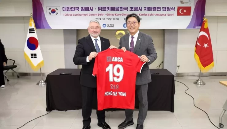 Gimhae’de Hitit Sergisi Açılışı ve Çorum FK Forması Hediye Töreni