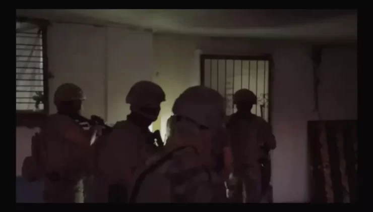 Göçmen Kaçakçılığı Operasyonunda 13 Gözaltı