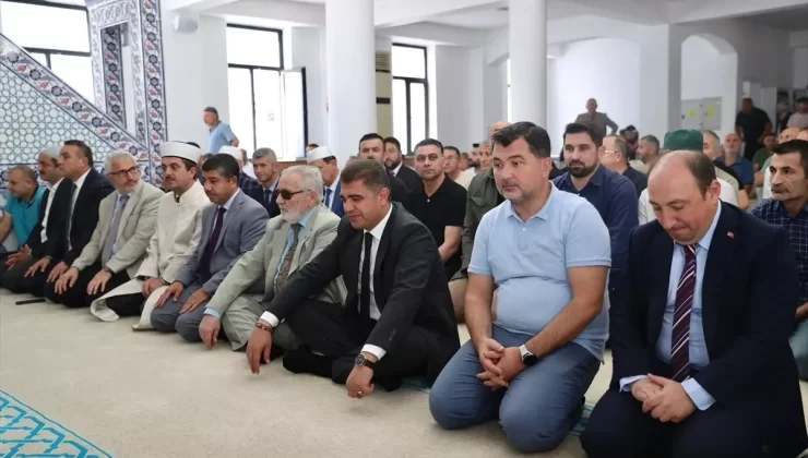 Gölyaka’da Yeniden Yapılan Cami İbadete Açıldı