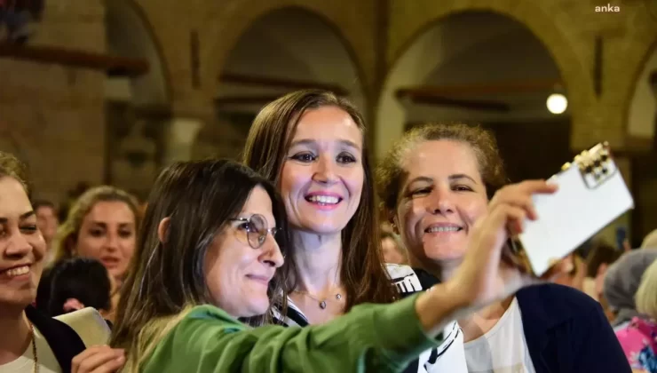 Gülşah Durbay’a Destek Mesajları: “siyaseti Ayağa Düşürenlere Lanet Olsun”, “Kirli ve Hastalıklı Zihniyet Yenilmeye Mahkumdur”