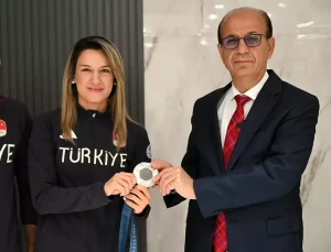 Hatice Akbaş’tan Gurur Dolu Başarı: Gümüş Madalya ile Döndü