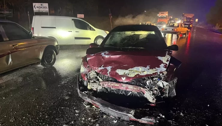 Hendek’te Feci Kaza: 4 Yaralı