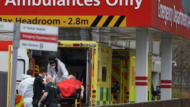 İngiltere’de covid vakaları arttı, hastaneye yatış oranları yükseldi