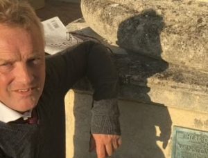 İngiltere’de selam vermeyen patronuna dava açtı: Tazminat kazandı