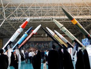 İran, füzelerini ve İHA’larını sergiliyor: Uydu taşıyıcı roketler ve hava savunma sistemleri de var