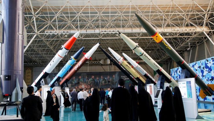 İran, füzelerini ve İHA’larını sergiliyor: Uydu taşıyıcı roketler ve hava savunma sistemleri de var