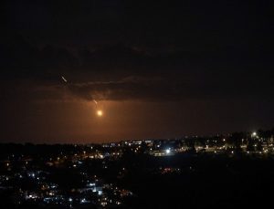 “İsrail, İran’ı her an vurabilir!”