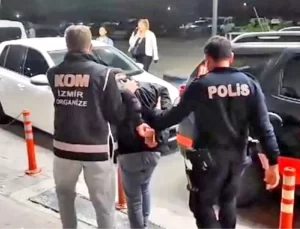 İzmir’de Operasyon: 7 Tutuklama, Çok Sayıda Silah Ele Geçirildi