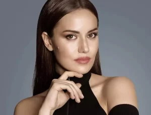 Kadın Cinayetlerine bir tepkide Fahriye Evcen’den: Söylenecek çok şey var aslında ama elimizden çok da bir şey gelmiyor