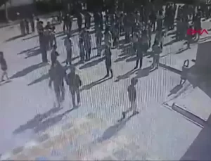 Kahraman Öğretmen Depremde Öğrencisini Kurtardı