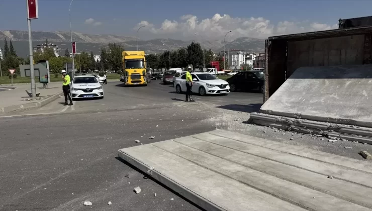 Kahramanmaraş’ta Tır Devrildi