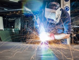 Kalifiye meslek sahipleri, beyaz yakalılardan daha çok kazanıyor