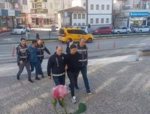 Kapora Dolandırıcıları Yakalandı