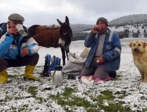 Kars’ta Kar Yağışı Köyleri Beyaza Bürüdü