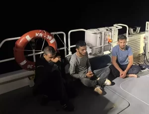 Kaş’ta 3 Düzensiz Göçmen Kurtarıldı