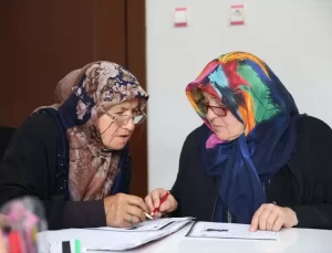 Kayseri’de Kadınlar Okuma Yazma Öğreniyor