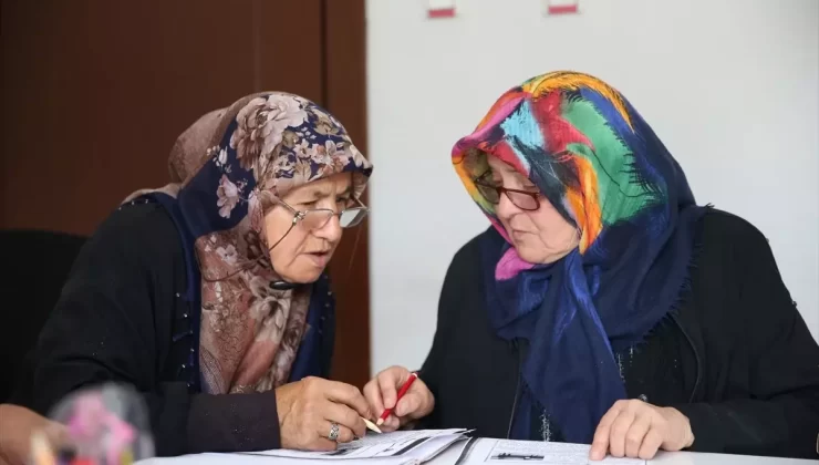 Kayseri’de Kadınlar Okuma Yazma Öğreniyor