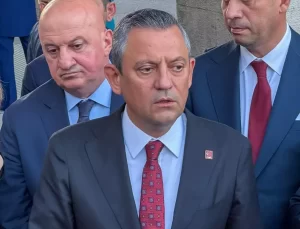 Kılıçdaroğlu’na gönderme yapan Özgür Özel, canlı yayında anket sonucu verdi
