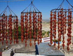 Kilis’in yöresel tatlısı cevizli sucuk için kollar sıvandı