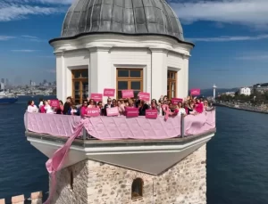 Kız Kulesi’nde Meme Kanseri Farkındalığı