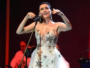 Konak Belediyesi, 2 saat için Şevval Sam’a 5 milyon 300 bin TL ödeyecek