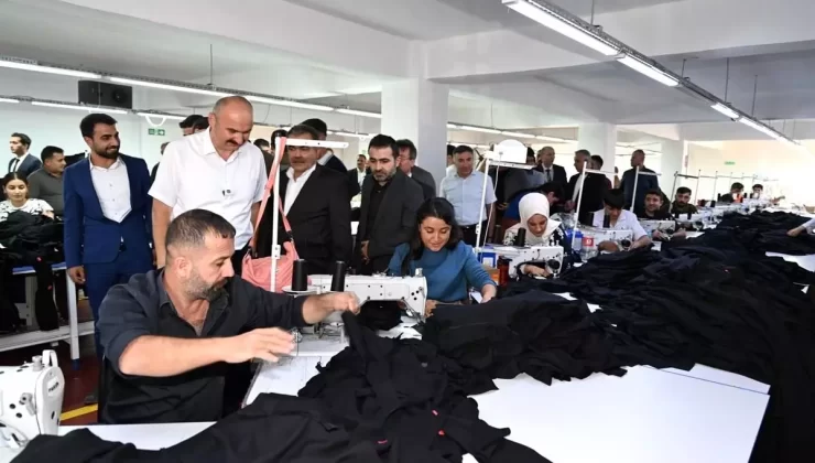 Kozluk’ta Tekstil Fabrikası Üretime Geçti