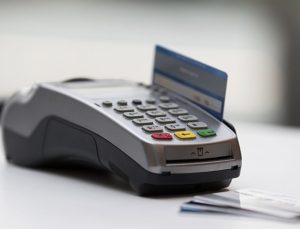 Limiti 100 bin liranın üzerinde olan kredi kartına 750 lira Savunma Sanayi Fonu ücreti
