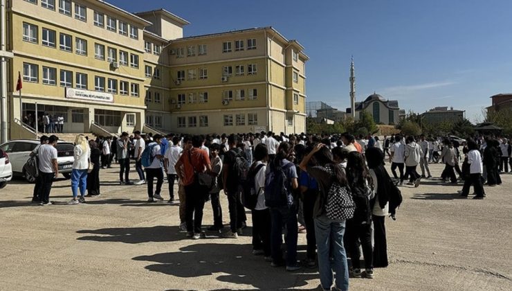 Malatya’da depremde hasar alan 21 okul tatil edildi