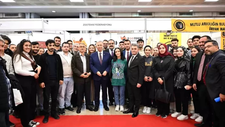 Mansur Yavaş, Başkent Arıcılık Zirvesi’nde Tarımın Stratejik Önemi Üzerine Konuştu