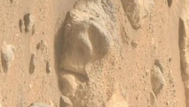 Mars’ta tuhaf keşif: İnsan yüzlü kaya görüldü!