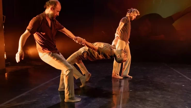 Mdtistanbul’un ‘BİZ’ Dans Gösterimi