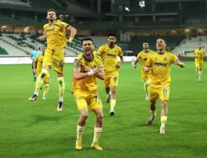 Menemen FK’dan Fırtına Gibi Başlangıç
