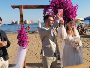 Mersin’e Hollandalı gelin geldi