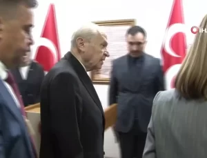 MHP Lideri Bahçeli: “(DEM Parti ile Tokalaşma) Ellerini sıkmam Türkiye partisi olarak gerekeni yaptığımın göstergesidir”
