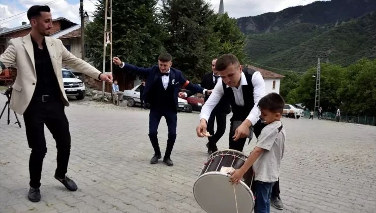 Minik Davulcu Metin Düğünleri Şenlendiriyor