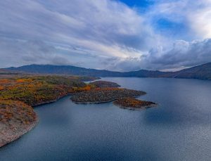 Nemrut Krater Gölü’nde sonbaharın etkileyici güzellikleri görenleri hayran bıraktı