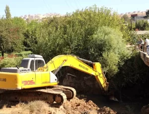Nizip Belediyesi’nden Nizip Çayı’nda Temizlik ve Genişletme Çalışmaları