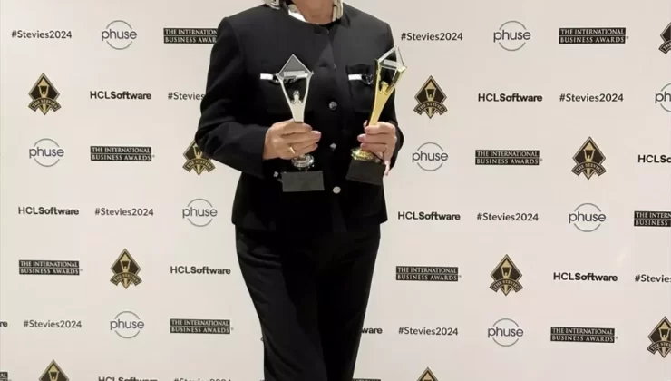 Nurten Öztürk’e İki Stevie Ödülü