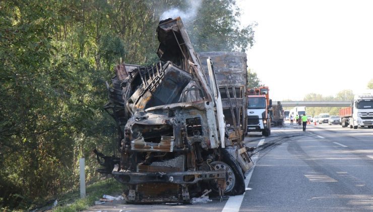 Otoyolda feci kaza: TIR’lar alev topuna döndü, sürücüleri ağır yaralandı