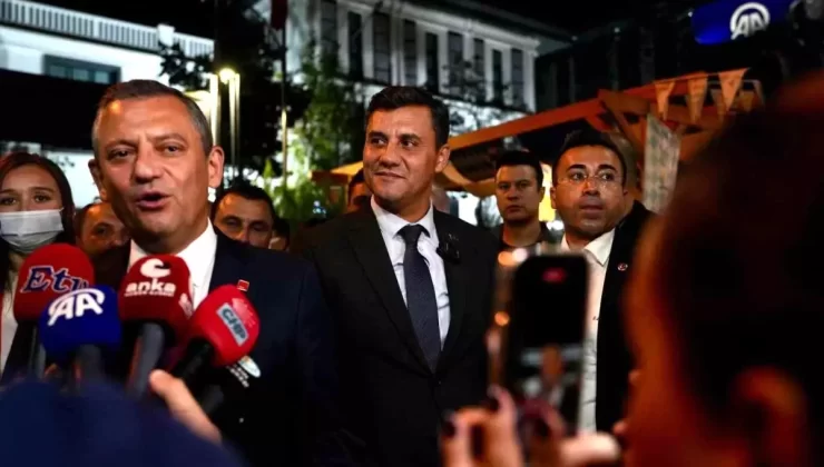 Özgür Özel, Manisa’da Şehir Tiyatrosu Açılışına Katıldı