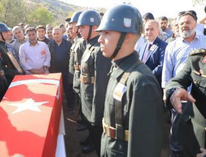 Piyade Sözleşmeli Er Sefer Alan’a memleketi Elazığ’da veda