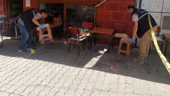 Platonik aşık dehşet saçtı: Bir ölü, biri polis dört yaralı