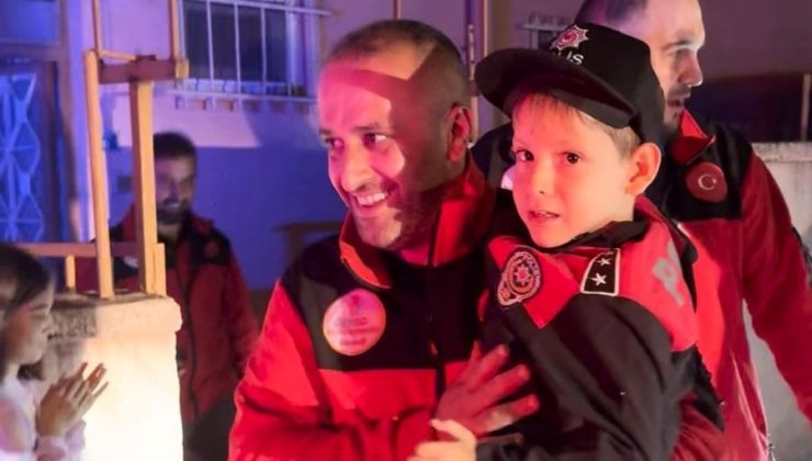 Polis olmak isteyen omurilik felçli Umut’a sürpriz: “Etrafınız sarıldı, yere yatın”