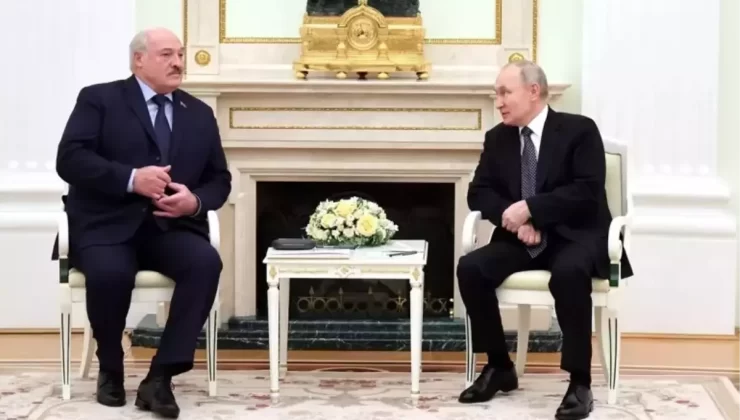 Putin, Lukaşenko’ya Aziz Andreas Nişanı Verdi