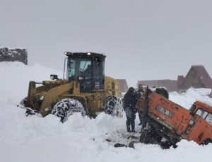Rize’de kar etkili oldu: 6 kişi mahsur kaldı
