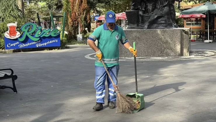 Rize’de Temizlik Personeline Duygusal Doğum Günü Sürprizi