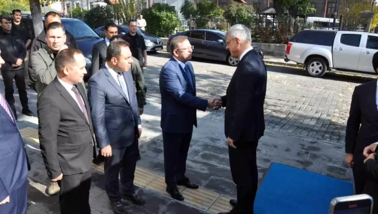 Sağlık Bakanı Kemal Memişoğlu Kars’ta Ziyaretlerde Bulundu