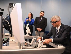 Sağlık Bakanı Memişoğlu Medtronic İnovasyon Merkezini Açtı