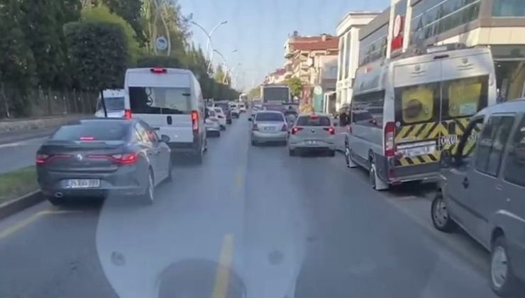 Sakarya’da ambulans geçişinde fermuar sistemi uygulandı: O anlar kamerada..