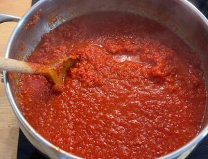 Salçalı yemeklere sakın eklemeyin: Kalbi çürütüyor